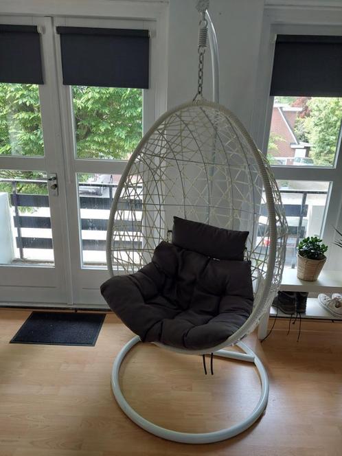 Hangstoel 'ei', Tuin en Terras, Tuinstoelen, Zo goed als nieuw, Metaal, Ophalen