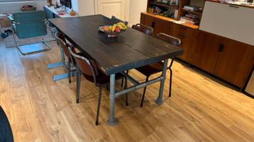 Steigerhouten Eettafel met Metalen Onderstel beschikbaar voor biedingen