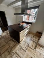 Complete keuken met kookeiland, Huis en Inrichting, Keuken | Complete keukens, Ophalen, Gebruikt, Overige materialen, Bruin