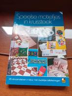 Uit 1979, Speelse motiefjes in kruissteek, Ophalen of Verzenden, Borduren en Naaien