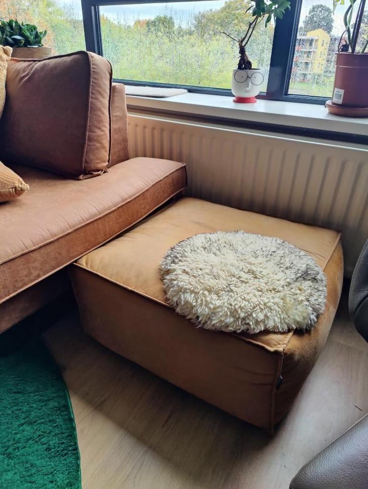 Leren hocker (poef) cognac, Huis en Inrichting, Banken | Voetenbanken en Poefen, Gebruikt, 50 tot 75 cm, 50 tot 75 cm, Vierkant