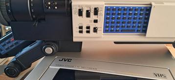 JVC VIDEO RECORDER EN CAMERA.  beschikbaar voor biedingen