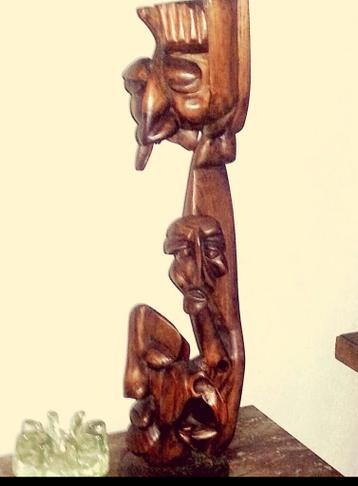 Abstracte beelden houtsnijwerk