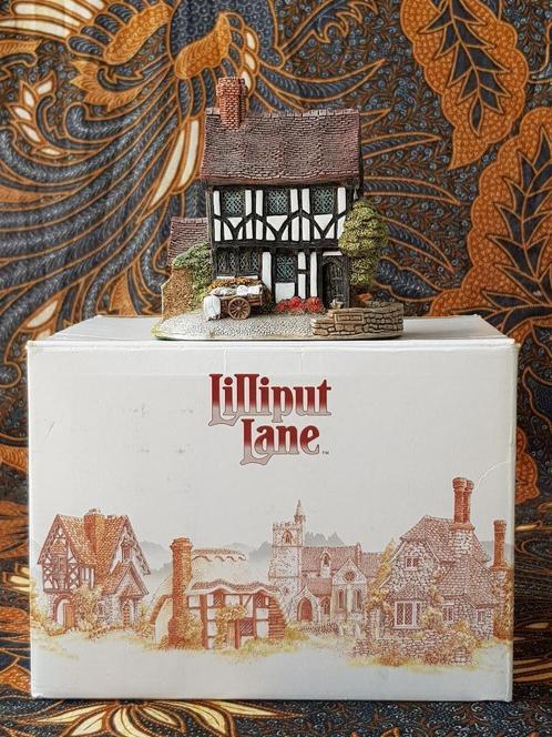 Lace Lane Mooi vintage Engels Lilliput Lane huisje in doos., Antiek en Kunst, Antiek | Woonaccessoires, Ophalen of Verzenden