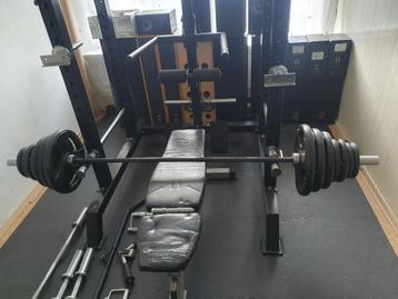 Olympische halterstang met 120kg bumperplates NIEUWSTAAT!!  beschikbaar voor biedingen