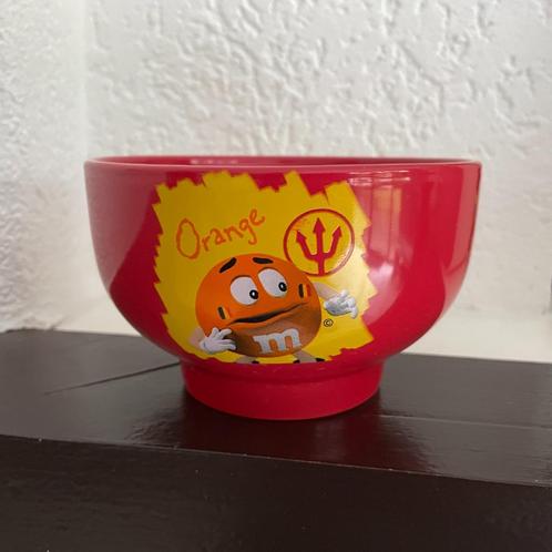 2x m&m's kom Red Devils, orange en red in zeer goede staat., Huis en Inrichting, Keuken | Servies, Zo goed als nieuw, Kom(men)