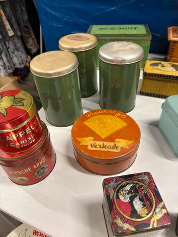 Antieke en Retro Blikken Collectie beschikbaar voor biedingen