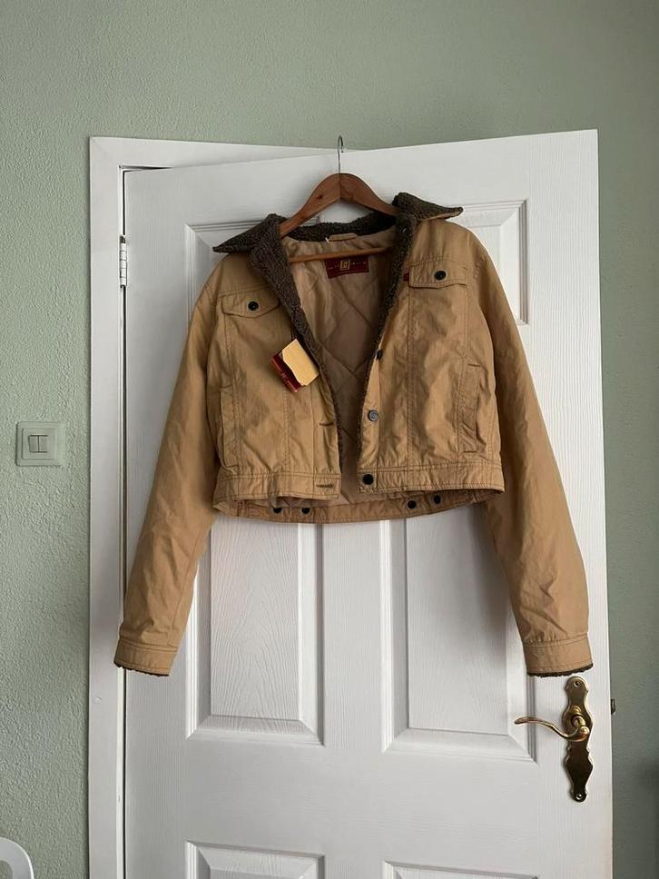 Nieuw kort jasje/jackje, mt. 40, Kleding | Dames, Jassen | Winter, Zo goed als nieuw, Maat 38/40 (M), Beige, Ophalen of Verzenden