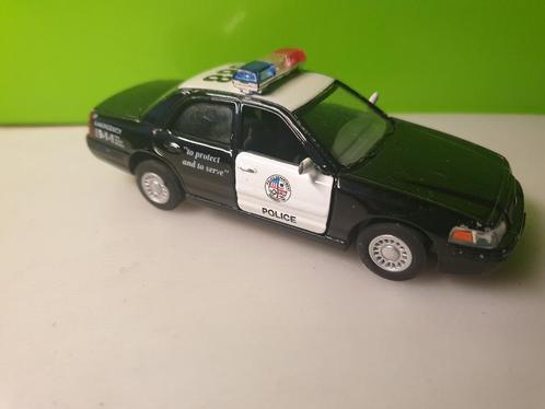 Kinsmart - Ford Crown Victoria Police Interceptor [zwart] 1/, Hobby en Vrije tijd, Modelauto's | Overige schalen, Gebruikt, Auto