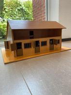 Handgemaakt houten speelgoed paardenstal, Ophalen, Zo goed als nieuw