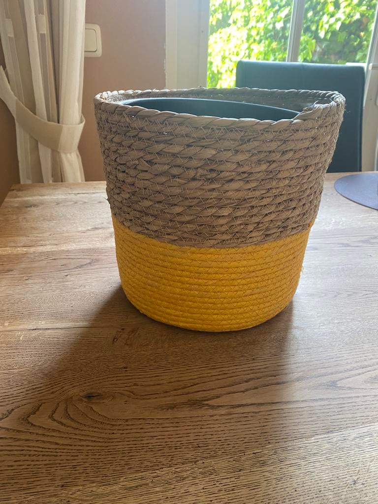 Rieten bloempot, Tuin en Terras, Bloempotten, Overige materialen, Rond, Binnen, Ophalen of Verzenden