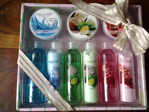 Body&Earth verzorgingsset, Sieraden, Tassen en Uiterlijk, Uiterlijk | Lichaamsverzorging, Nieuw, Bodylotion, Crème of Olie, Ophalen of Verzenden