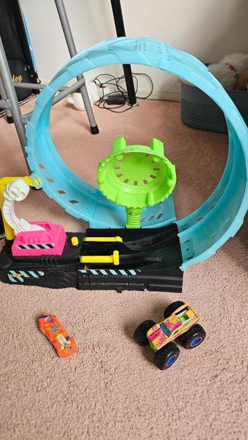 Hot Wheels Monster Trucks Epic Loop Challenge speelset beschikbaar voor biedingen