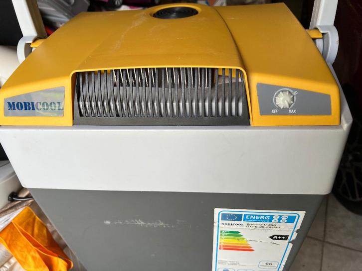 Koelbox A++ en mangave koelkast, Caravans en Kamperen, Koelboxen, Zo goed als nieuw, Koelbox, Elektrisch, Ophalen of Verzenden