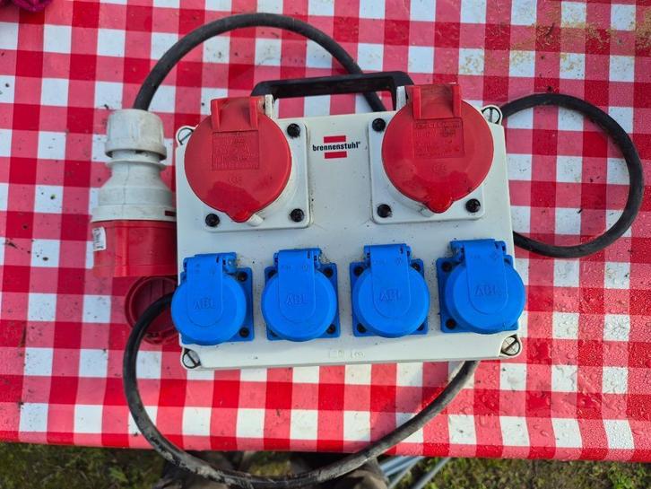 Brennenstuhl Compacte Stroomverdeler Bkv 2/4 T Ip44, Doe-het-zelf en Verbouw, Elektra en Kabels, Zo goed als nieuw, Stopcontact
