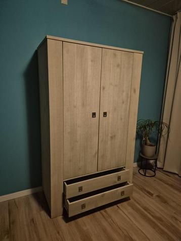 Kledingkast greywash hout, goede kwaliteit  beschikbaar voor biedingen