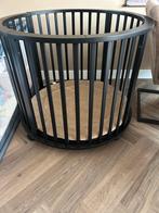 Ronde zwarte box, eventueel met boxkleed, Kinderen en Baby's, Boxen, Ophalen of Verzenden, Zo goed als nieuw, Rond, Wieltjes