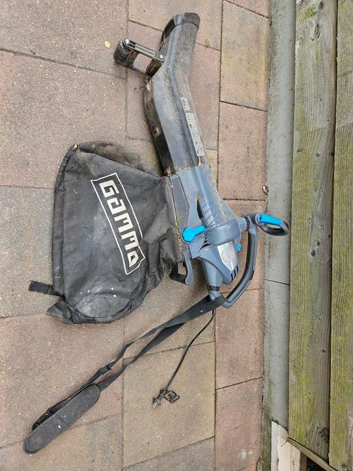 Gamma, Tuin en Terras, Bladblazers, Gebruikt, Handgedragen, Elektrisch, Met versnipperfunctie, Met neuswiel, Met zuigfunctie, Ophalen of Verzenden