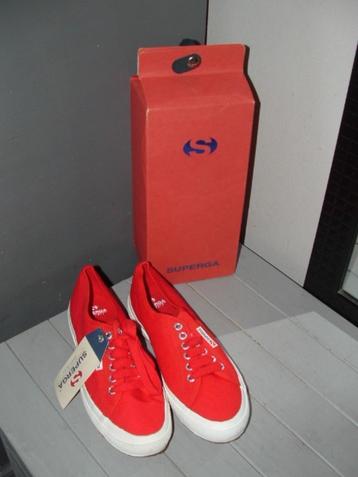 Nieuw! Superga rode cotton gympen maat 40 beschikbaar voor biedingen