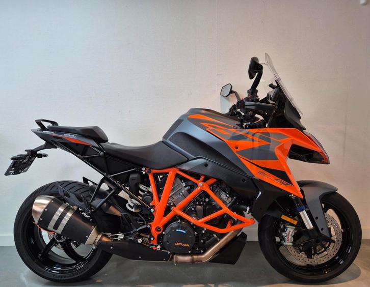 KTM Superduke 1290 GT – 2023 – Slechts 5.488 km, Motoren, Motoren | KTM, Bedrijf, Toermotor, meer dan 35 kW, 2 cilinders, Motorrijbewijs A