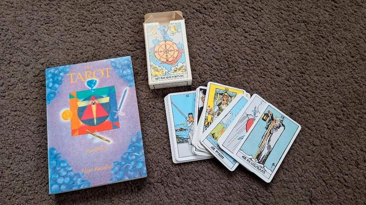 Tarot kaarten incl handboek, Boeken, Esoterie en Spiritualiteit, Zo goed als nieuw, Overige typen, Tarot of Kaarten leggen, Ophalen of Verzenden