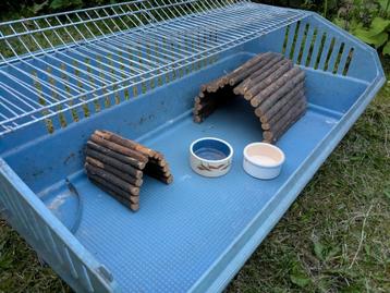 Cavia/konijnenhok, knaagdierkooi met toebehoren beschikbaar voor biedingen