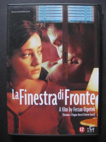 La finestra di fronte beschikbaar voor biedingen