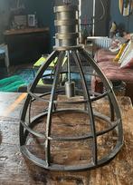 Gietijzeren hanglamp, Huis en Inrichting, Lampen | Hanglampen, 50 tot 75 cm, Ophalen of Verzenden, Zo goed als nieuw, Metaal