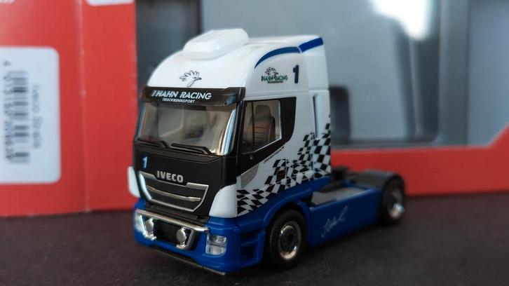 Iveco Stralis XP Hahn Racing 1:87 H0 Herpa Pol, Hobby en Vrije tijd, Modelauto's | 1:87, Zo goed als nieuw, Bus of Vrachtwagen