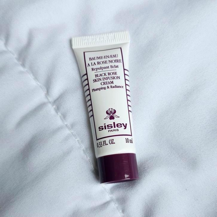 NU €10 ‼️ Sisley Black Rose Skin Infusion Cream dagcrème, Sieraden, Tassen en Uiterlijk, Uiterlijk | Gezichtsverzorging, Nieuw