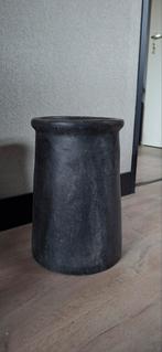 Gommaire vaas, Ophalen