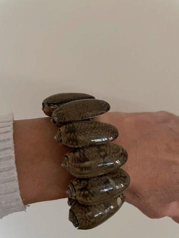 Schelpen armband beschikbaar voor biedingen
