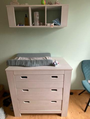 Complete witte babykamer  beschikbaar voor biedingen