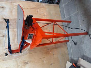 Hegner Multicut-2S figuurzaagmachine 230 V. beschikbaar voor biedingen