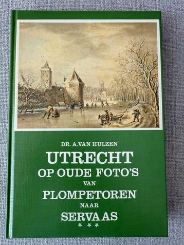 Utrecht op oude foto’s van Plompetoren naar Servaas beschikbaar voor biedingen