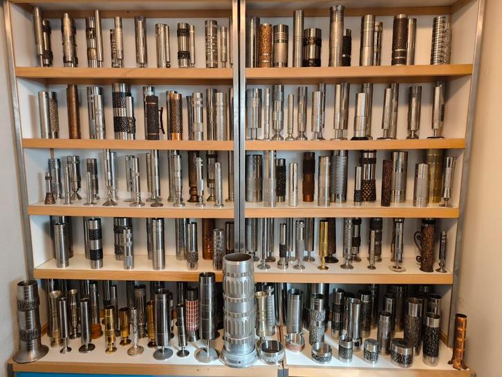 Grote collectie brutalistische vazen 185 stuks, Verzamelen, Overige Verzamelen, Zo goed als nieuw, Ophalen