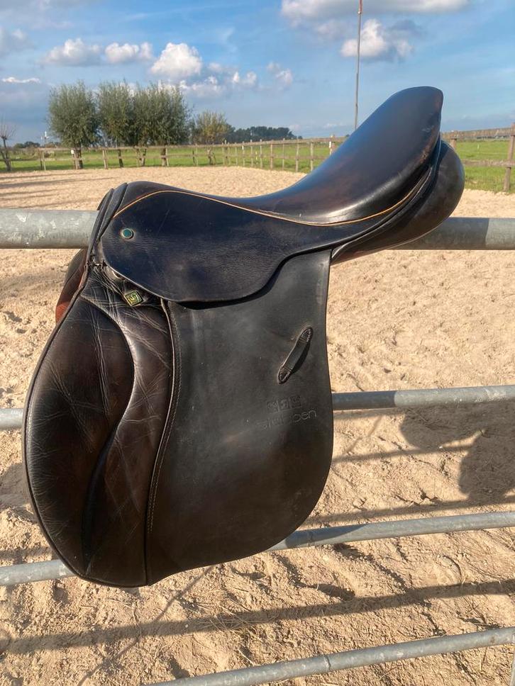 Stubben Siegfried springzadel, Dieren en Toebehoren, Paarden en Pony's | Overige Paardenspullen, Zo goed als nieuw, Springen, Ophalen
