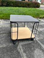 Te Koop : Houten Bijzettafeltje Hout Metaal Op Wielen Tafel, Minder dan 45 cm, Minder dan 55 cm, Gebruikt, Ophalen of Verzenden