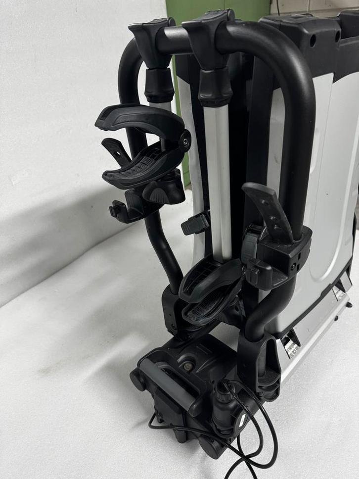 Thule Easyfold Fix4Bike inklapbare fietsdrager., Auto diversen, Fietsendragers, Zo goed als nieuw, Trekhaakdrager, 2 fietsen, Brede banden