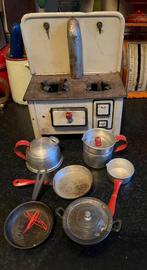 Antiek Fornuisje met Pannetjes, Ophalen of Verzenden