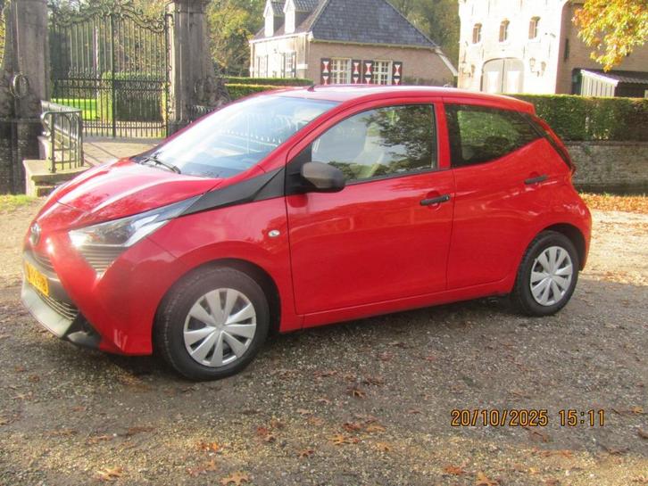 Toyota Aygo 1.0 Vvt-i 72pk 5D 2019 Rood Airco 127358km, Auto's, Toyota, Bedrijf, Aygo, ABS, Airbags, Airconditioning, Centrale vergrendeling