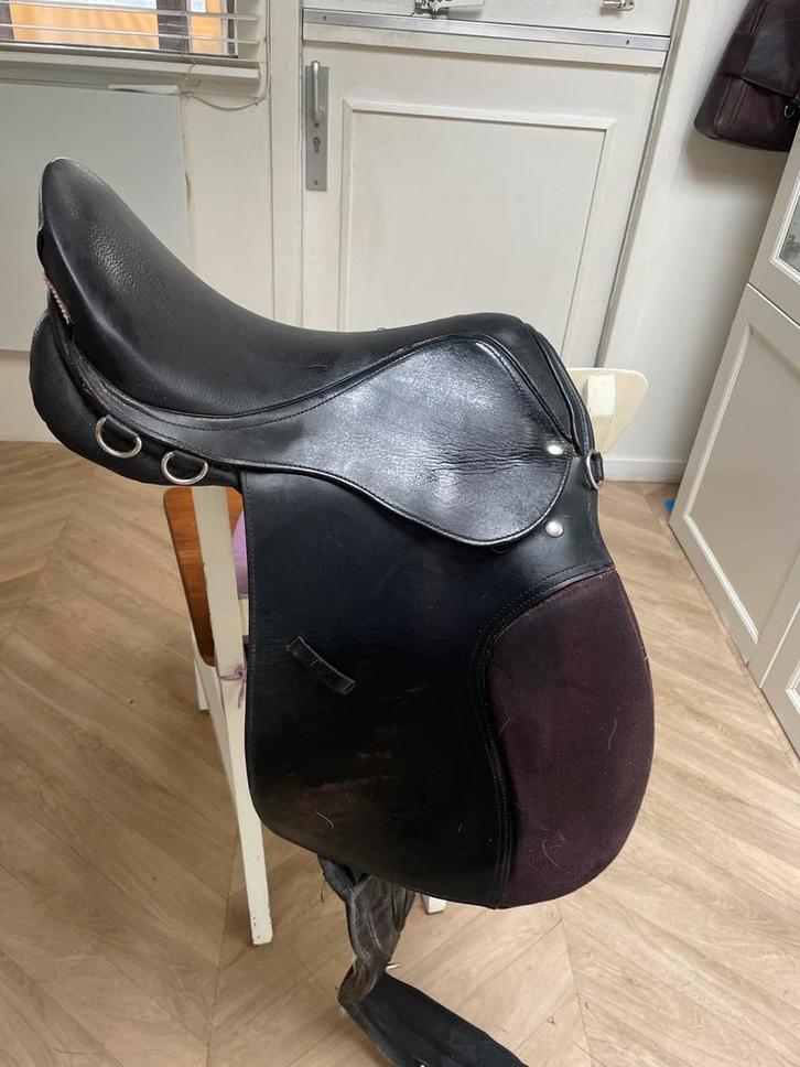 Vzh zadel te koop, Dieren en Toebehoren, Paarden en Pony's | Zadels, Zo goed als nieuw, Recreatie, Ophalen of Verzenden