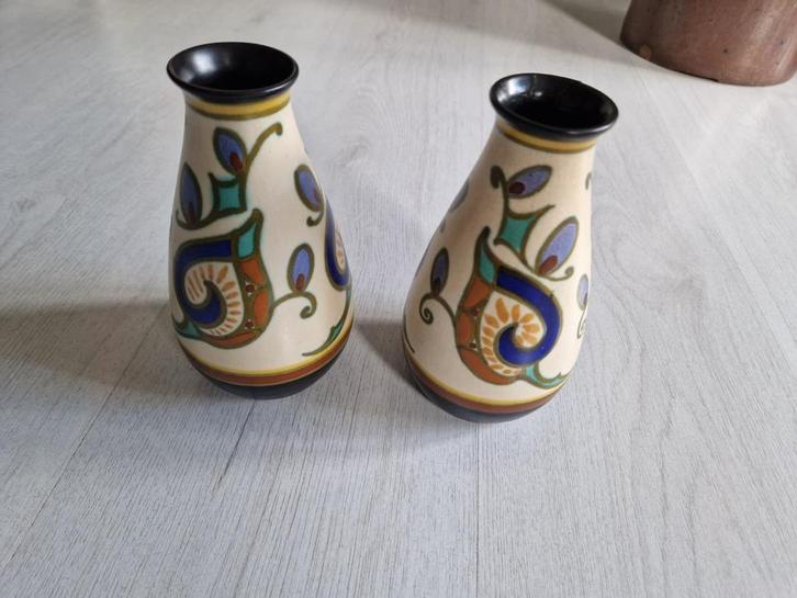 2 oude vaasjes plateel geverfd, Antiek en Kunst, Antiek | Vazen, Ophalen of Verzenden