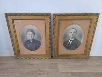 2 antieke 19e eeuwse tekeningen portretfoto's vergulde lijst beschikbaar voor biedingen