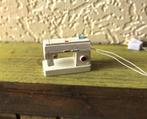 Electrische naaimachine 1:12, Verzenden, Zo goed als nieuw, Poppenhuis