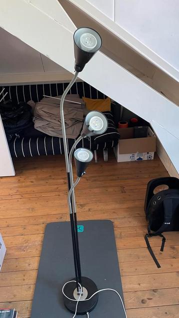 Vloerlamp incl lampjes beschikbaar voor biedingen