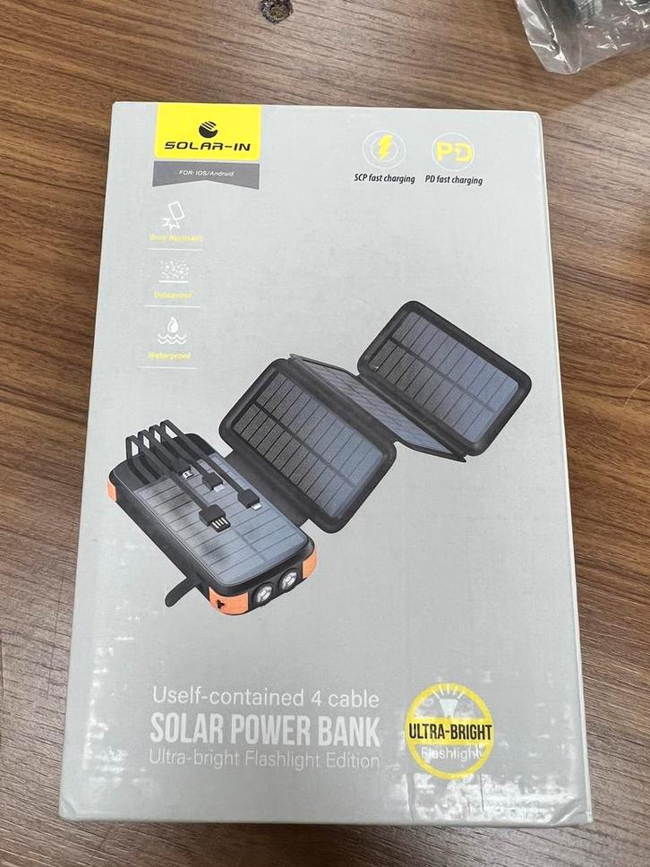 Solar power bank, Telecommunicatie, Mobiele telefoons | Telefoon-opladers, Zo goed als nieuw, Ophalen of Verzenden