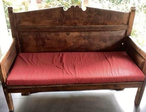 Mooie antieke Spaanse bank uit 1700’s, Notenhout, Antiek en Kunst, Antiek | Meubels | Stoelen en Banken, Ophalen