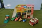 vintage Fisher Price parkeer garage #930 uit 1970 met 4 auto, Ophalen of Verzenden, Gebruikt, Speelset