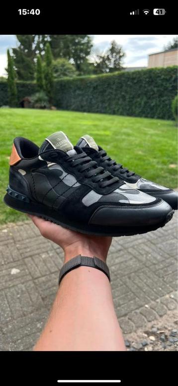 Valentino Rockrunner Maat 43 beschikbaar voor biedingen